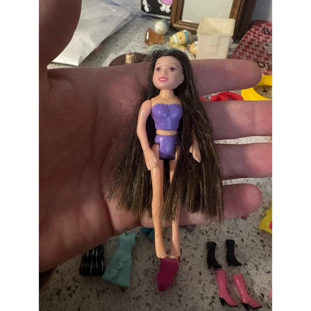 Vintage Polly‎ pocket rubber clothes and one doll